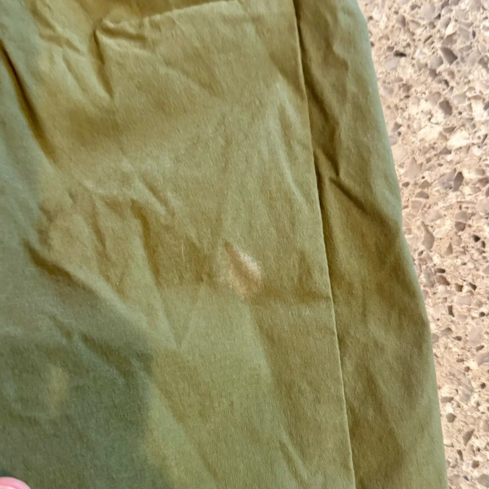 GAP Kid’s l Boy’s Olive Joggers l Size: S - Picture 5 of 6